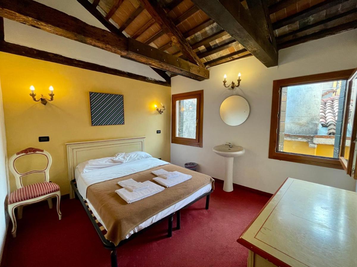 Ai Boteri Hostel Venetië Buitenkant foto