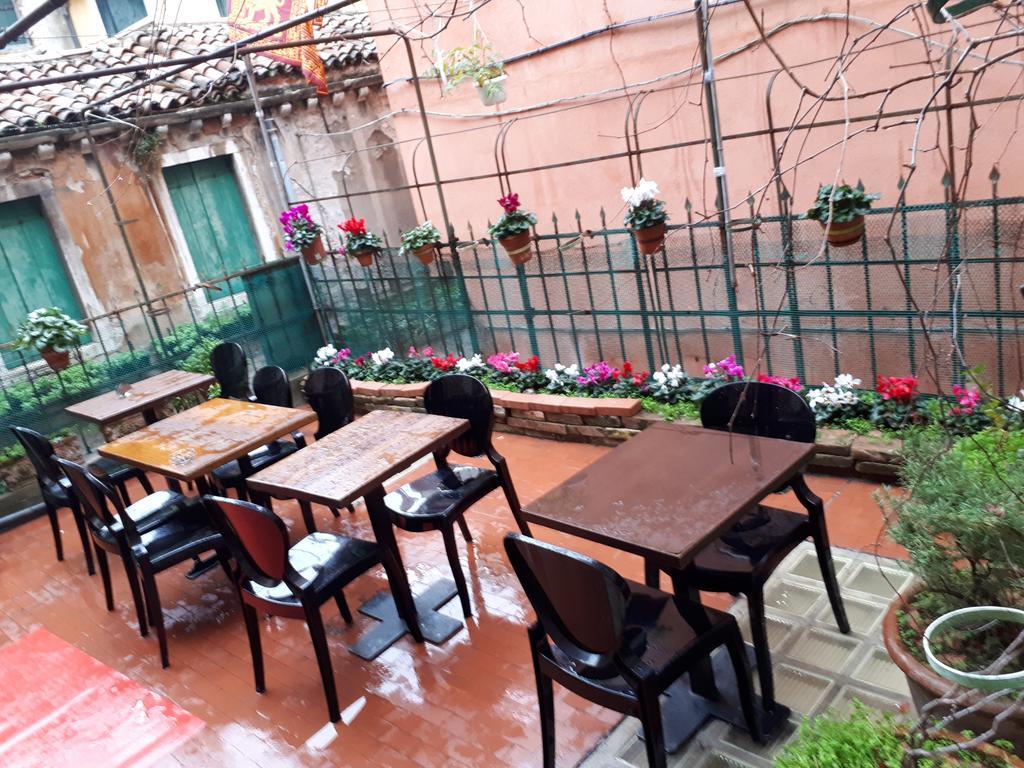 Ai Boteri Hostel Venetië Buitenkant foto